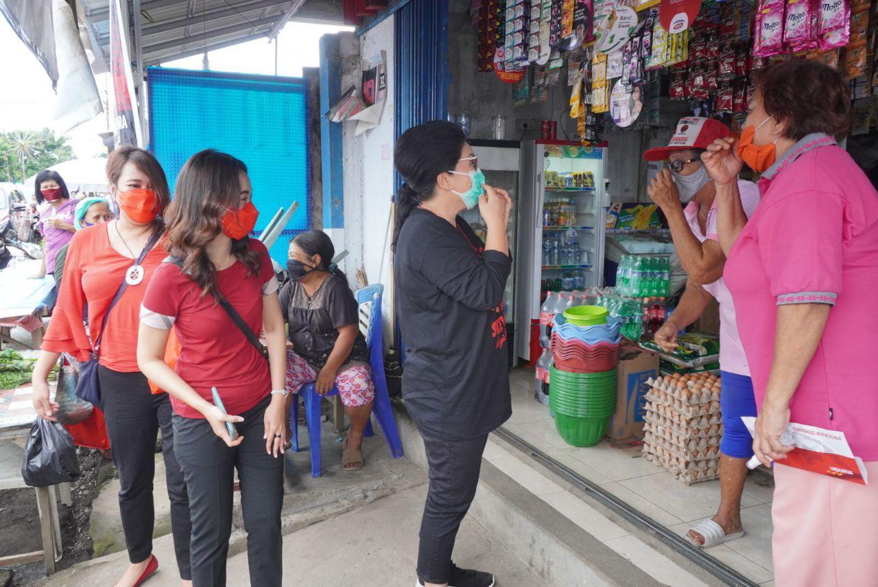 Rizya Davega Bersama Rita Tamuntuan Kunjungi Pasar dan Panti Werda di Minut